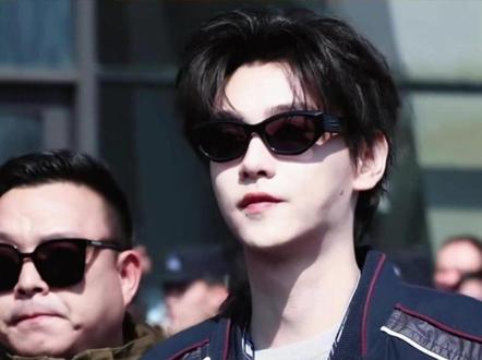 每次出圈,“黑水”虽迟但到! #田栩宁 #网红 #心酸 #恋爱 #万万没想到