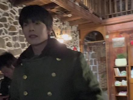 蹦蹦跳跳见妞子-瘸子拄拐版 待我康复 下次见你们我会百米冲刺跑着来🫰
#韩雨彤 #曾辉 #黄雀风 #星光落渔火 #落日雨辉