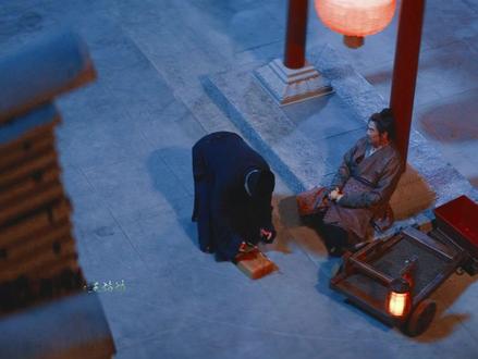 开始还以为高相躲在下水道旁边吃馒头是要传信出去,没想到是 要给顾玉掰馒头送吃的啊,苦si了这也黄莲也没有这么苦啊。#神仙剪刀手 #长安二十四计 #长安二十四计顶级博弈看爽了