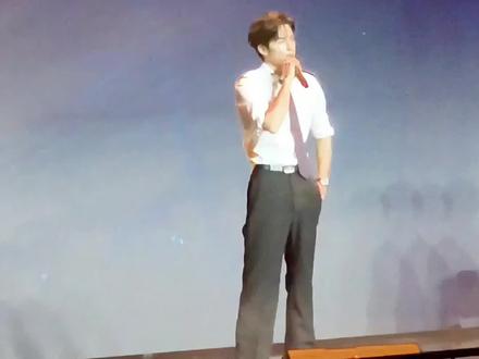 彩带落下的瞬间 我许愿 下次见#宋威龙十周年 #现场live #宋威龙唱歌 #忘记时间