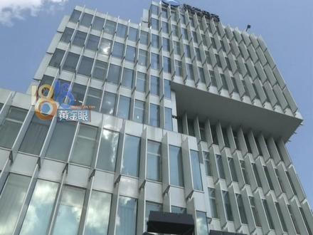 两份行车记录仪(二) 货车公司:“小米”反复变道三次 , 小米车主:变道我是正常变道#浙江dou知道 #小米 #小米su7