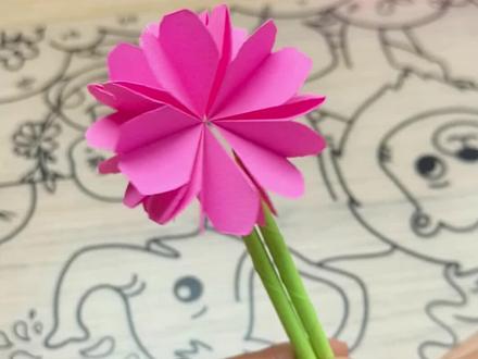 翻转一下变身小花,有点像樱花的感觉,浪漫一下子就来了。#手工diy #手工花