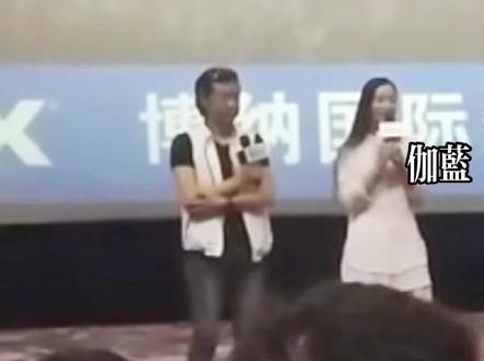 亦风透露活佛说微漪前世是母狼,第一次看到这视频挺惊讶,不过凑个热闹就好大家别太当真,还是小心为上有自己的分辨能力不要太相信别人。(尤其是评论区#李微漪