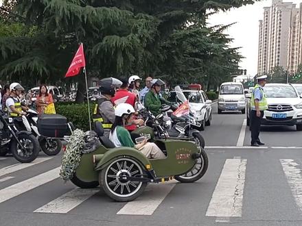 6月7日,河南登封交警联合爱心骑士,护送晕车考生前往高考考场,“你尽管乘风破浪,我为你保驾护航!”#河南dou知道