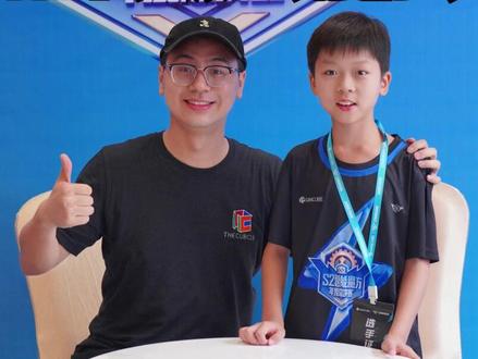 王艺衡的魔方秘诀?他是如何练习魔方的?连贯和解法哪个重要?有没有必要学六色底?来看看大神问答!#魔方 #王艺衡 #西安魔方 #吉尼斯世界纪录