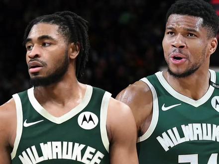 截胡湖人!卡梅伦托马斯将签约雄鹿,联手字母哥! #卡梅伦托马斯 #卡梅伦托马斯加盟雄鹿 #湖人有意卡梅伦托马斯 #雄鹿 #字母哥