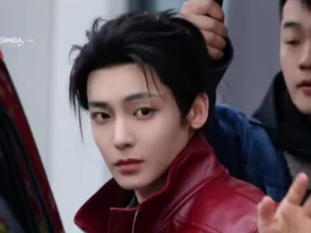 侯明昊 面对面发红包
再也找不到这么好的人了#侯明昊 #除夕快乐 #我的大明星一定红透半边天