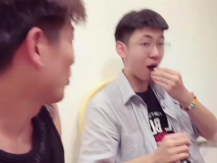 其实子恒早就好了,就是逗他爸玩呢#子恒 #弹碎它