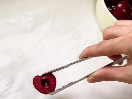 车里子冷萃酸奶砖,一吃一个不吱声#车厘子 #酸奶#巧克力#甜品#冷萃酸奶