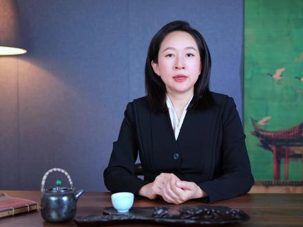 "小楼一夜听春雨",背后藏着陆游晚年最大的无奈!-致远书香 "小楼一夜听春雨,深巷明朝卖杏花。"人人都夸这句诗美,可很少有人知道,那一夜的雨,不是诗意,是时间流逝的声音。江南再美,也掩不住一个老人无处安放的理想。有些等待注定落空,但依然值得。#古诗词 #诗词 #人生感悟 #人生智慧 #历史故事