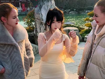 #失眠熊 #本尊出镜 #教老外学中文 #华清池也是好起来了 哈哈哈哈哈'教老外学中文,不愧是失眠熊,牛逼