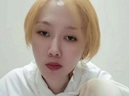 #吃货日常 #舌钉
杂七杂八吃了顿撑