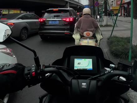 搞不懂,为什么不可以学校放假期间封桥修路呢?