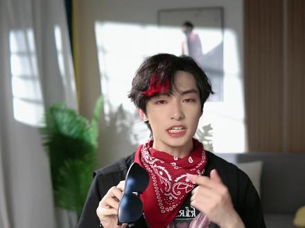 苹果的眼镜两万确实不太亲民,直接入手国产的AR眼镜省下一万七干点什么不好!@Rokid智能设备旗舰店 #rokid #rokid新品体验官#rokidmax