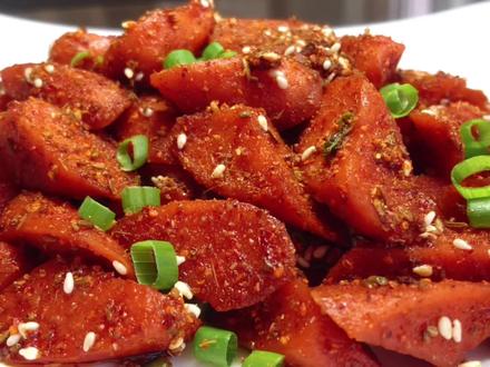 爱吃火腿肠的要收藏,大厨教你特色做法,学会再不用去烧烤店吃了