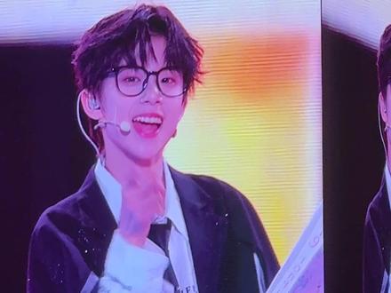 大舌头 大屏版 #tf家族新年音乐会 #陈思罕