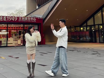 艾特姐妹出来打高尔夫了~#高尔夫摇 #高尔夫瘾犯了来跳高尔夫舞 #双人舞 #抖音潮流舞蹈大赛 #一学就会系列