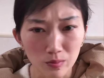 厉怀远与妻子近期互曝矛盾,双方晒出转账记录、离婚协议等证据,引发网友热议。妻子指责其隐瞒财产、暧昧转账、冷暴力;男方则称婚姻压抑、早已破裂。两人各执一词,舆论观点对立。婚姻纠纷本是家事,公开互撕只会伤害彼此与孩子。希望大家理性看待,不盲目站队、不网暴攻击。夫妻即便缘尽,也应好聚好散,守住底线与责任,多一份包容与担当。#厉怀远#厉怀远老婆#林丽#厉怀远爸爸