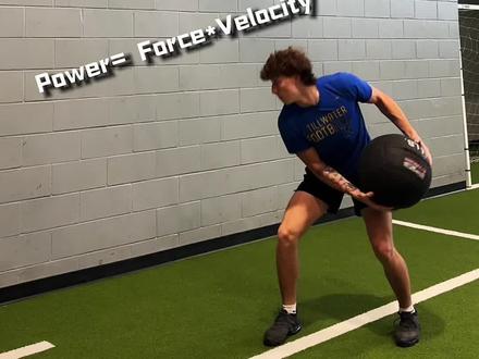 所有的爆发力训练,都可以考虑一下这个公式
Power=Force(力量)*Velocity(速度)
因此爆发力要高 要满足两个条件之一或者两个都满足:
力量(Force)足够大
速度(Velocity)足够快
药球训练的这几个变式/动作特点都是在短时间内施加较大的力量并快速移动药球,这直接对应上面公式中的两个因素
与传统举重、力量训练相比,药球训练具有以下优势:
* 低负荷、高速度训练:适合直接提升神经系统的募集速度,激活更多快速收缩肌纤维。
* 功能性动作训练:像旋转、抛掷等动作,更符合具体运动项目的动作模式。
* 多方向发力:帮助运动员训练在不同运动平面上的爆发力(横向、纵向、旋转方向)。
如果你们有任何关于最新视频或者免费12周训练计划的问题,我很乐意和你们一起交流探讨,谢谢
#体能训练 #爆发力训练 #橄榄球 #创作者中心 #创作灵感