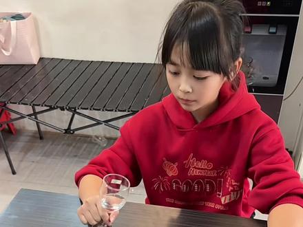 轩宝这次又着了😂#扣肉妹妹 #谁能看出这有什么门道 #我要验牌