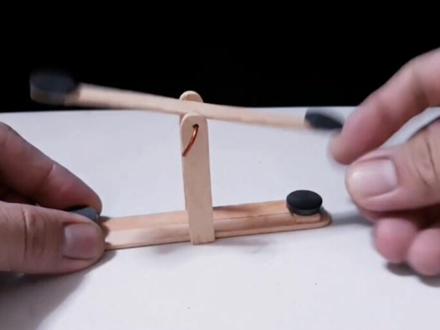 如何制作磁铁跷跷板#科技小制作 #我爱发明我爱制作 #幼儿简单科技小制作 #科学类玩具制作 #儿童发明小制作