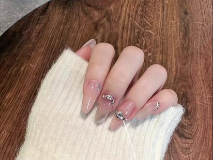 亲爱的泡芙小姐,您空空如也的无名指是否也在等待他的戒指#泡芙小姐 #醒图#美甲#醒图创作者#p图教程