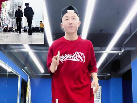 杏仁茶蝴蝶步教学 能看出今天的地板非常涩嘛、我真是有点拧不动了哈哈#蝴蝶步 #俄舞 #杏仁茶 @杏仁茶