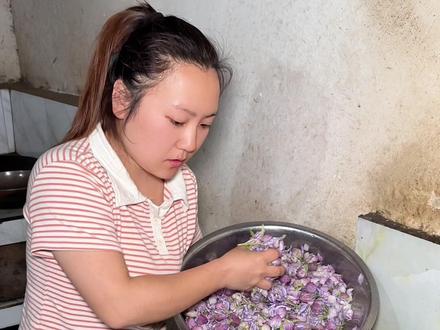 今天有白花吃了,又到了云南人吃花的季节#农村生活 #日常vlog #云南 #记录美好生活 #青年创作者成长计划