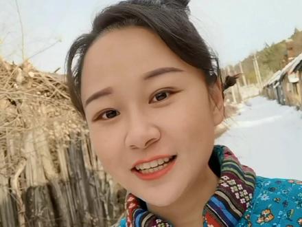 来自南方小伙伴的疑问~
东北室外去厕所用不用拿棍子?
东北农村厕所建在室内是犯法吗?
东北人多久洗一次澡?
#创作灵感 #我的乡村生活 #农村生活 #南北差异 @DOU+小助手 @抖音小助手