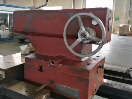 61125数控车床 一个尾座比一台小机床都重