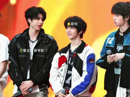 说多少次了眼睛大的不许偷看!我爸为了跟我妈说句话好努力吧!#桂瑞 #张桂源 #张函瑞 #张桂源张函瑞 #恋爱