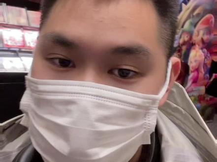 #名侦探柯南 #名侦探柯南黑铁的鱼影 #灰原哀 #电影推荐 #柯哀亲了
刚刚看完电影后本人感觉还可以,没网上说的那么离谱,但这只是我的观感,你可以赞同也可以反对但别来杠
PS:片尾曲挺好听的,网上貌似已经可以听了;视频中的评分说错了应该是有7.8左右的