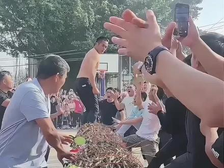 分享一些地方习俗,你都见过哪些?#翻刺床 #习俗 #民俗文化 #非遗文化 #科普一下