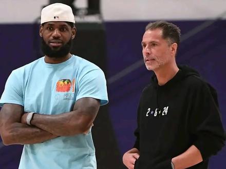 詹姆斯会不会离开湖人?#詹姆斯 #湖人 #NBA #科比 #库里