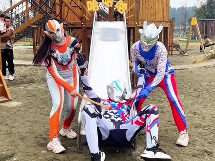 赛罗和格丽乔他们今天玩藏宝挠痒痒 #奥特曼儿童动画片 #奥特曼 #奥特曼动画片儿童3-6岁 #赛罗奥特曼 #瓜子二手车