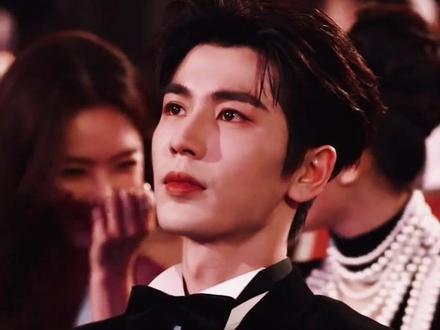 闺蜜,只有这种男人,才值得你失恋哭三天!#张凌赫 #考古 #帅哥 #校草