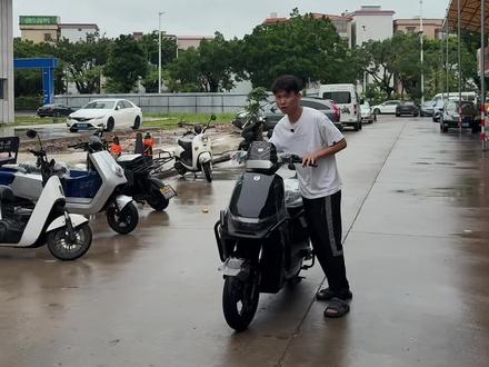 26款金箭F80
升级4g中控定位
NFC无钥匙进入
2.5T澎湃动力
前后12寸轮胎
#金箭#F80#性价比高的电动车推荐 #九号#m95c #货到付款 #极核