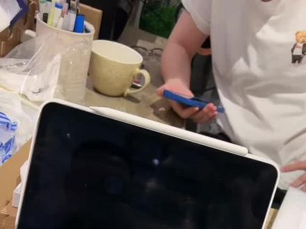 #买了就后悔 #开箱vlog #iPadair妙控键盘 @莫从凯 @抖音小助手