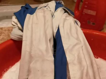 平常我们最愁的就是小孩的校服太难洗了,每次都恨不得扔掉啊!😂#洗衣液测评#肥皂#洗衣液 #去污高手 #好物推荐🔥#大运河肥皂