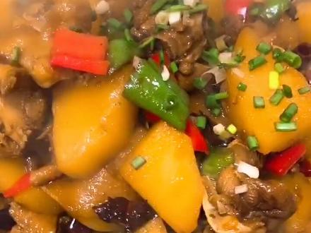 非常美味的一道家常菜,鸡子炖土豆。#我是美食创作者