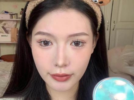 好用的粉底液推荐遮瑕持久 滋色 9dfa04cdacd62e30a5d8922bf8601ad4~tplv-dy-resize-origshort-autoq-75:330.jpeg?x-expires=1996531200&x-signature=IXUv0XxkEpOpStv74o%2FT3JXhqoM%3D&from=3213915784&s=PackSourceEnum_AWEME_DETAIL&se=false&sc=cover&biz_tag=pcweb_cover&l=021681173477702fdbddc0100020082e641b6166000002880afe7