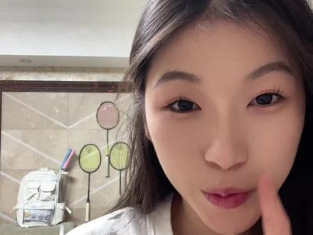 看看大家球包里的战拍#羽毛球 #打羽毛球女生 #球搭子 #的幸 #的幸均衡之刃