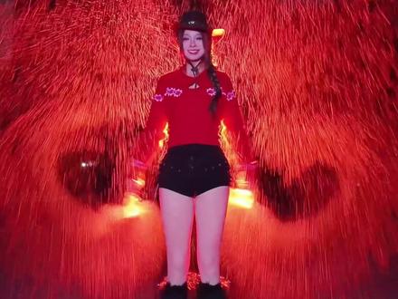 中国人有自己的民族摇水瓶烟花版💥 #抖音年味舞蹈大赏 #弥渡山歌舞蹈挑战 #过个抖音新轻年 #中国人有自己的民族摇 #弥渡山歌