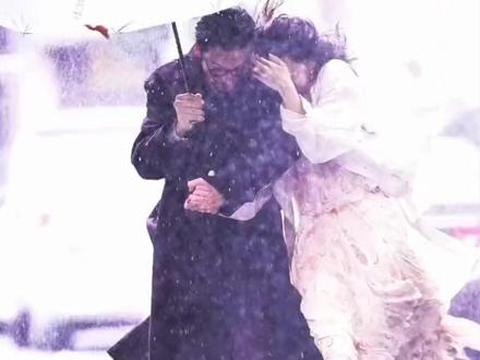 陈伟霆钟楚曦雨中吻戏路透太敢了! #陈伟霆 #钟楚曦