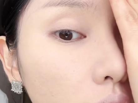 #funnyelves 方里粉饼真的上脸妆效太绝了 一秒磨皮柔焦#方里粉饼 #粉饼 #好物推荐🔥 #粉饼推荐
