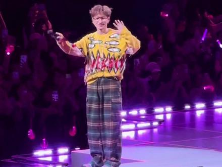 羡慕到后槽牙都咬碎了😭
一开始1388给鸽了.
#汪苏泷 #汪苏泷澳门 #汪苏泷澳门演唱会 #罗曼前传 #汪苏泷演唱会