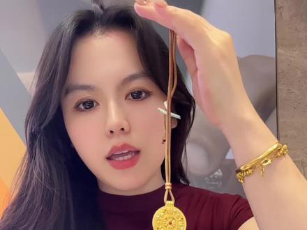 八宝罗盘 又称吉祥八宝
寓意风生水起 八方来财 幸福满满
#八宝罗盘 #转运 #古法金