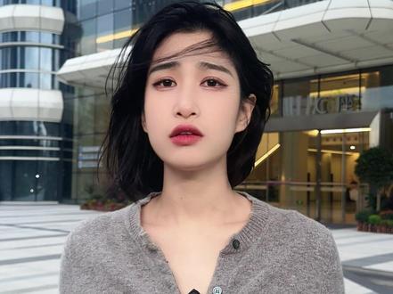 一副好的耳机,不但功能强大,音质也是不容质疑的!来直播间看看 是的没错,32个语种的同声传译不需要手动切换!戴上耳机就能直接翻译!#山水W12 #蓝牙耳机 #翻译耳机