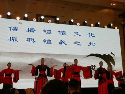 拜先师礼——汉服手语舞《礼仪之邦》。#传统文化 #孔子 #礼仪之邦 #礼仪