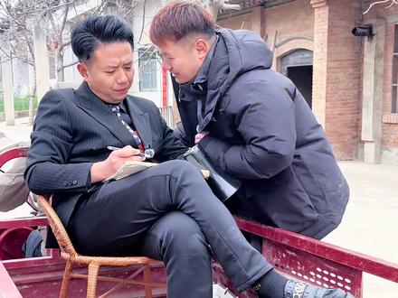 #上热门 #陕西方言 #搞笑
武功刀枪炮,媒人之路,如鱼得水。